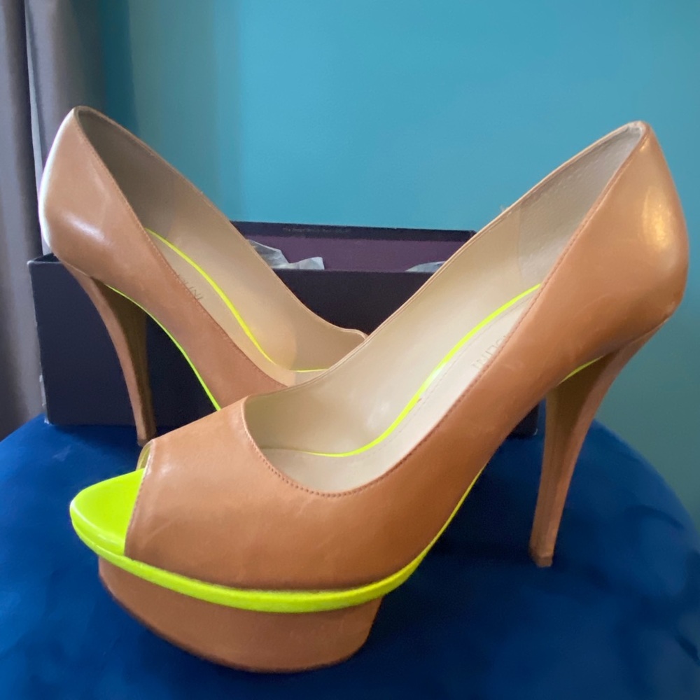 Enzo Angiolini pumps